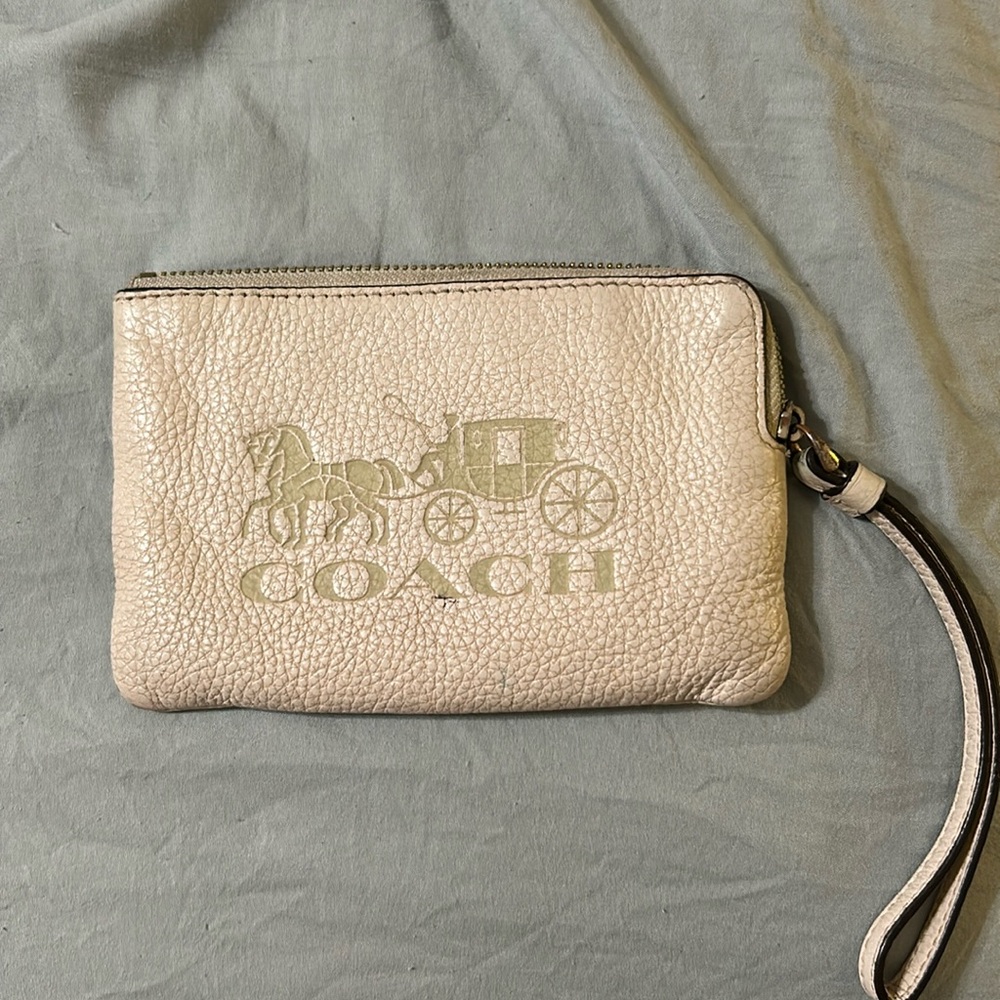 Coach wristlet 💖
